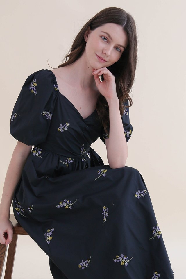 ELICIA FLORAL EMBROIDERY WRAP DRESS NAVY