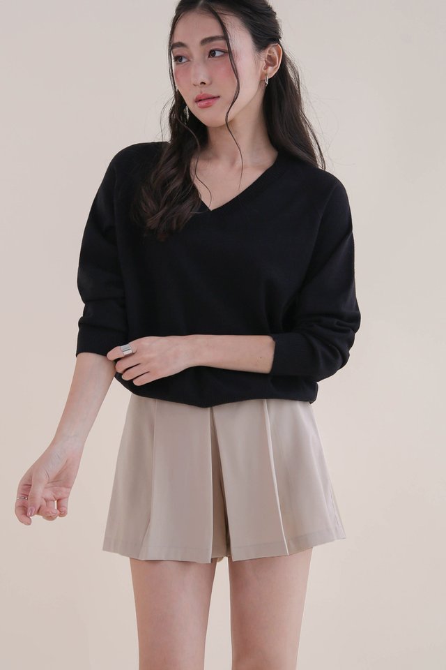 YUJIN BOX PLEAT SHORTS STONE