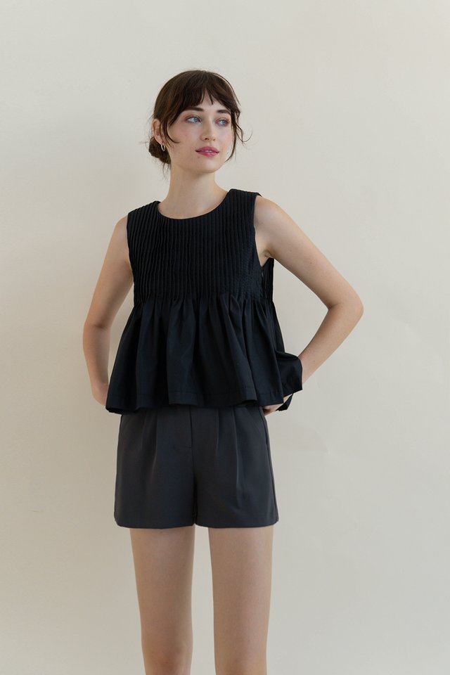 AVERY PLEATED BOX TOP BLACK