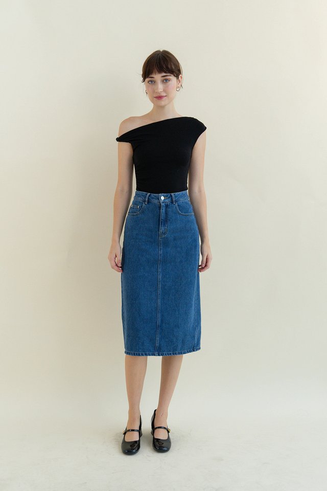 (PREORDER) EVE TWIST SHOULDER TOP BLACK