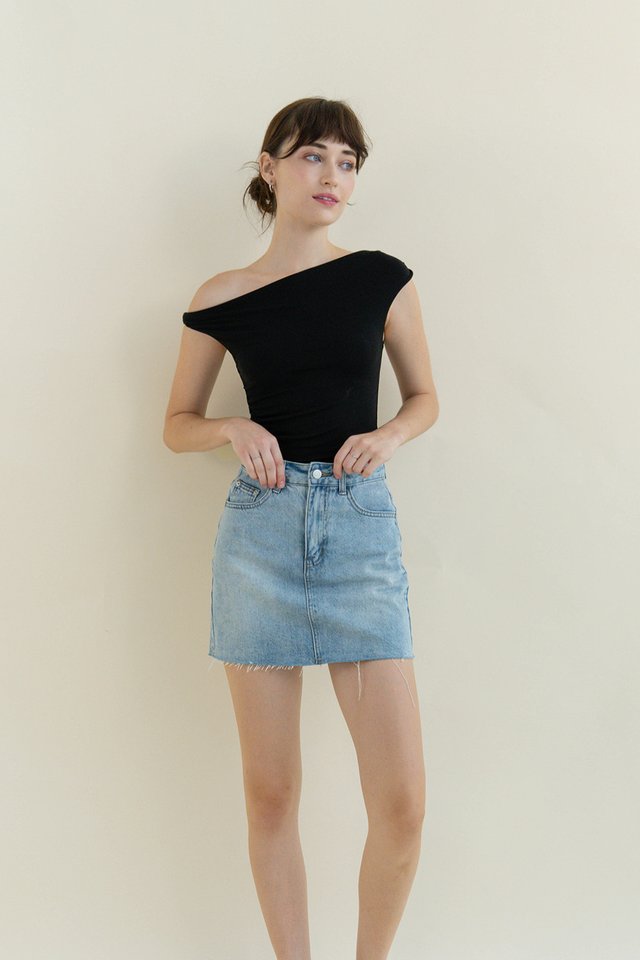 THEO DENIM SKORTS MIDWASH