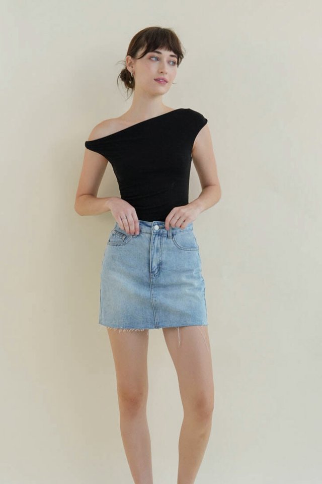 THEO DENIM SKORTS MIDWASH