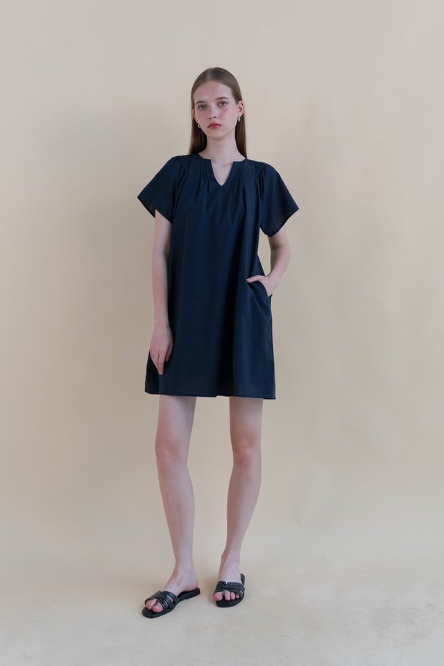 DELLA FLUTTER SLEEVE DRESS MIDNIGHT