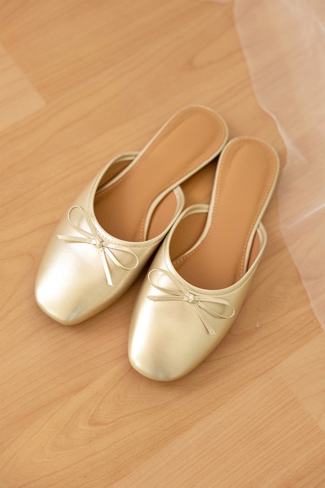 AMELINA PATENT BOW MULES GOLD
