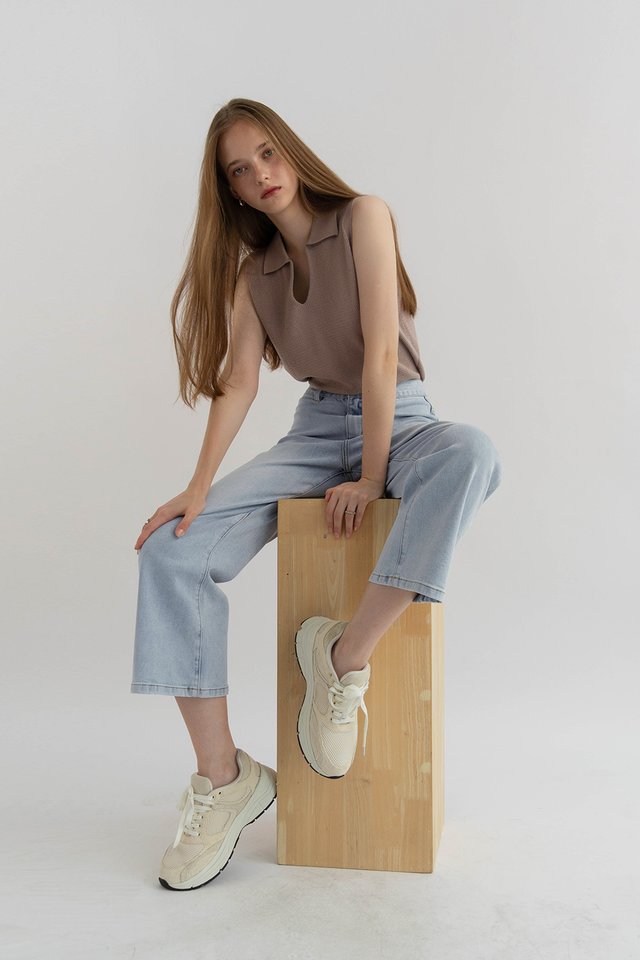 CONNER STRAIGHT CROP DENIM JEANS LIGHT WASH