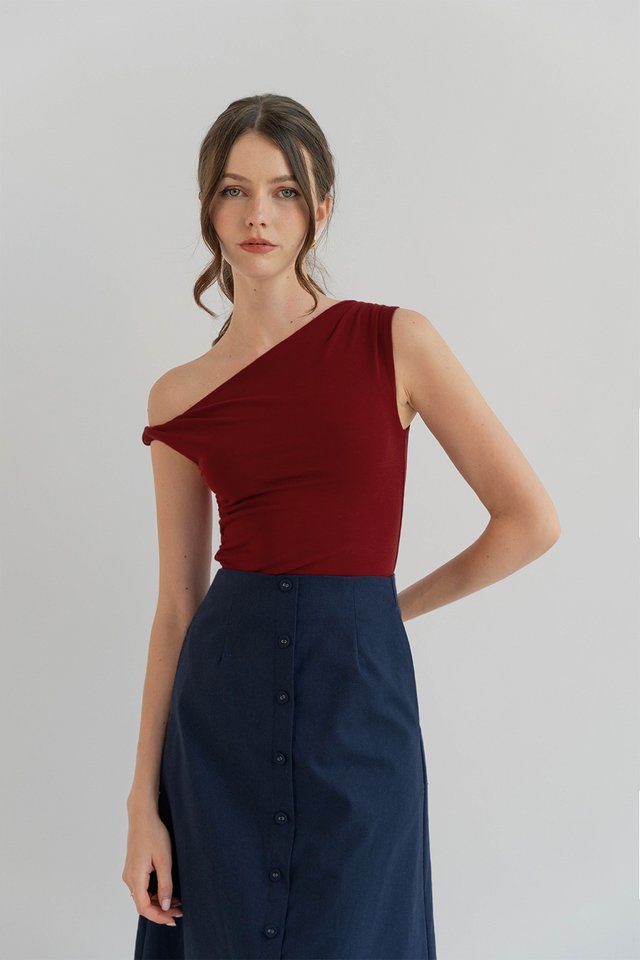 EVE TWIST SHOULDER TOP RED