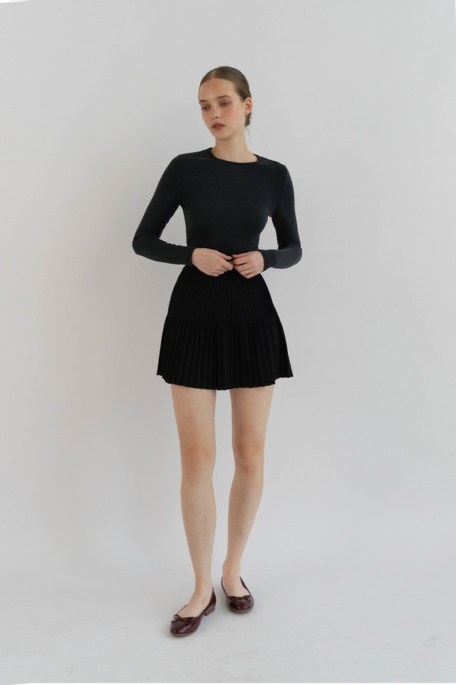 JUNIA MINI PLEAT SKORTS BLACK