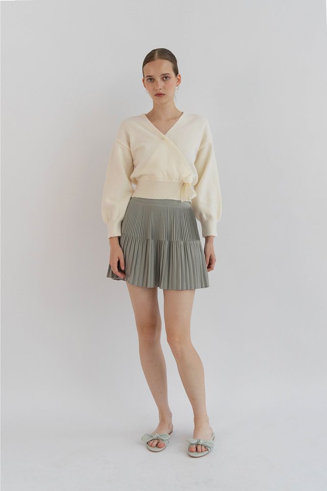 JUNIA MINI PLEAT SKORTS SAGE