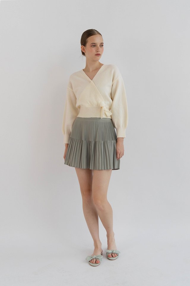JUNIA MINI PLEAT SKORTS SAGE