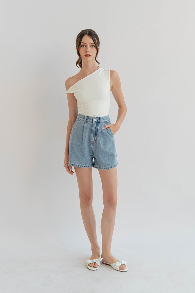 LUKE PLEAT DENIM SHORTS MIDWASH