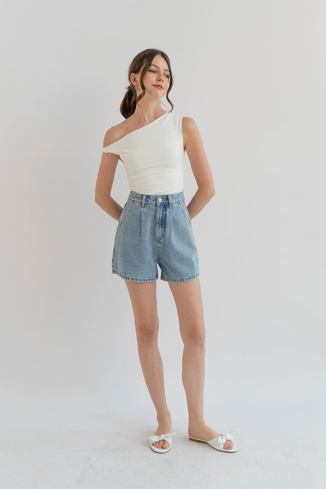 LUKE PLEAT DENIM SHORTS MIDWASH