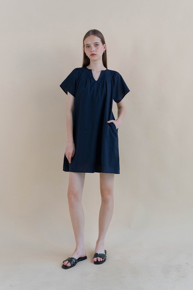DELLA FLUTTER SLEEVE DRESS MIDNIGHT