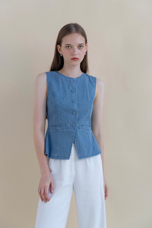 HAYDEN DENIM VEST TOP MIDWASH