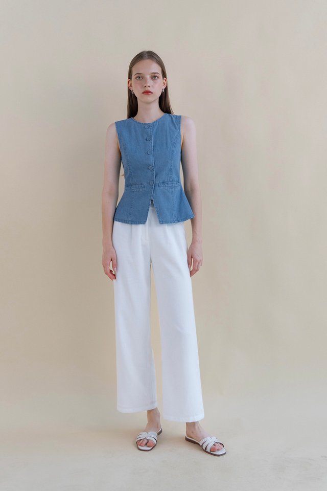 HAYDEN DENIM VEST TOP MIDWASH