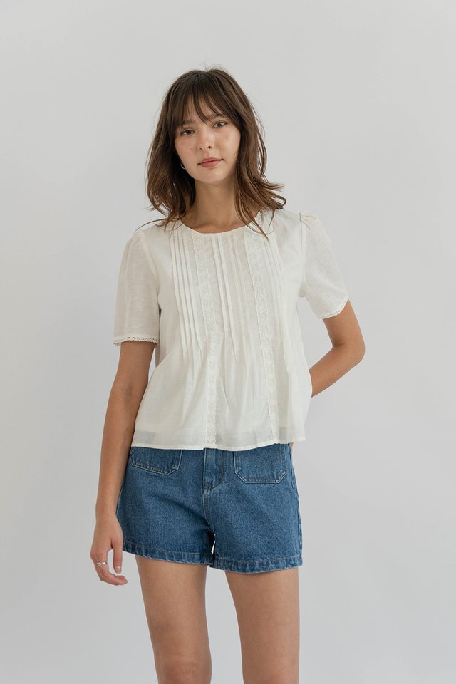 GISELLE PINTUCK BLOUSON WHITE