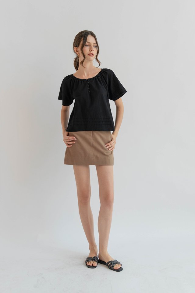 MARIE FLUTTER SLEEVE TOP BLACK