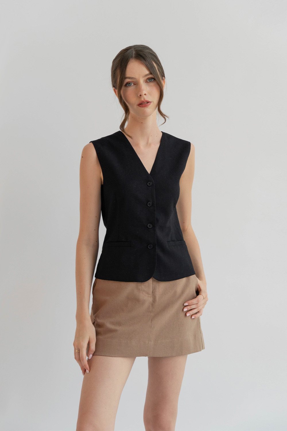 KENDRA LINEN VEST TOP BLACK | The Willow Label