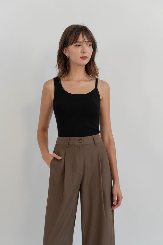 AMI ASYMMETRICAL TANK TOP (PADDED) BLACK