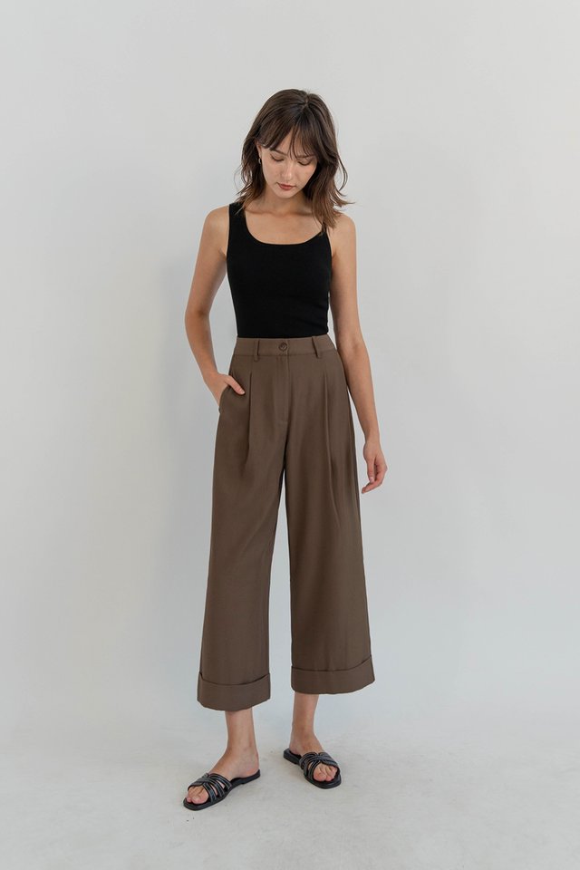 AMI ASYMMETRICAL TANK TOP (PADDED) BLACK