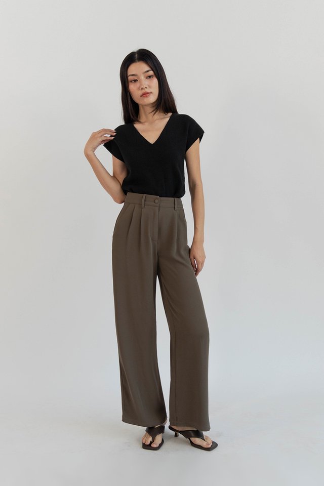 CELIA SLEEVELESS KNIT TOP BLACK
