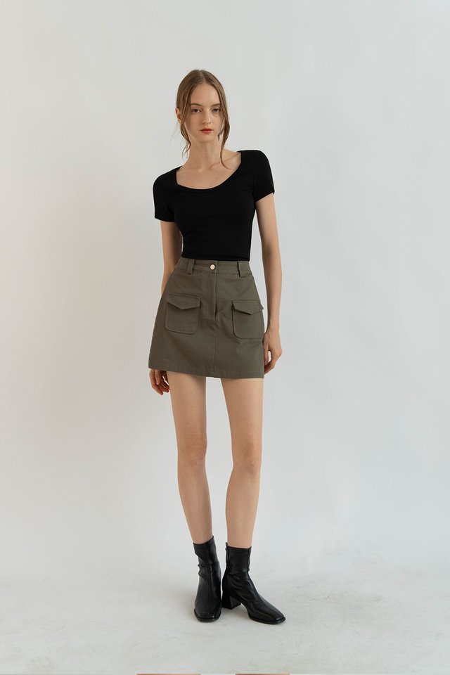 HELENE SCOOP NECK TEE BLACK