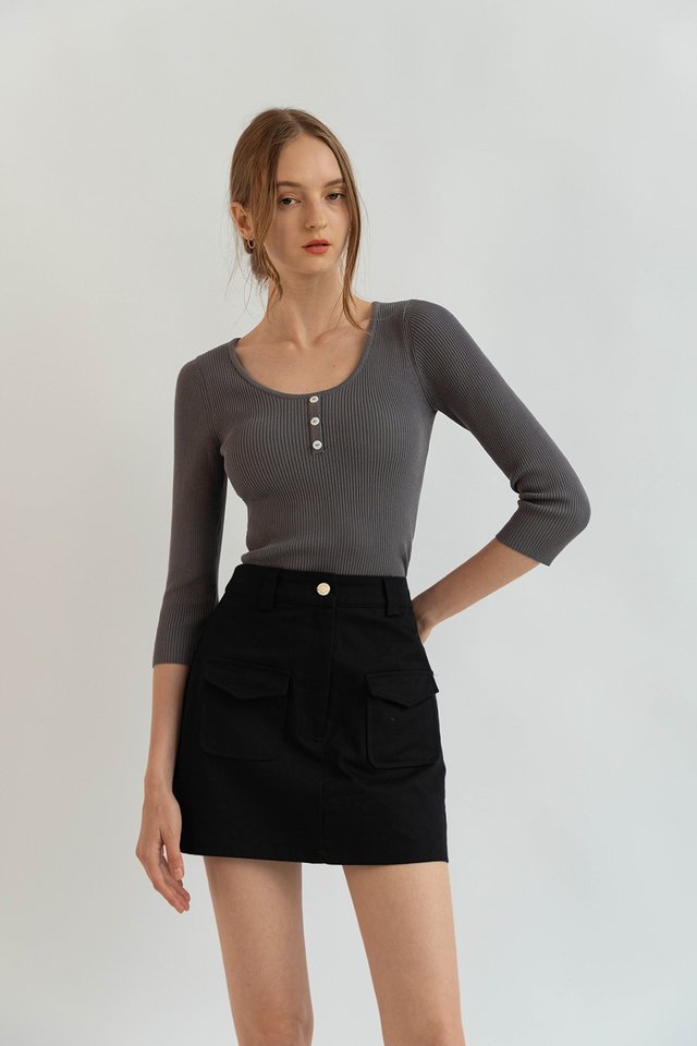 SARAH HENLEY KNIT TOP (PADDED) GUNMETAL