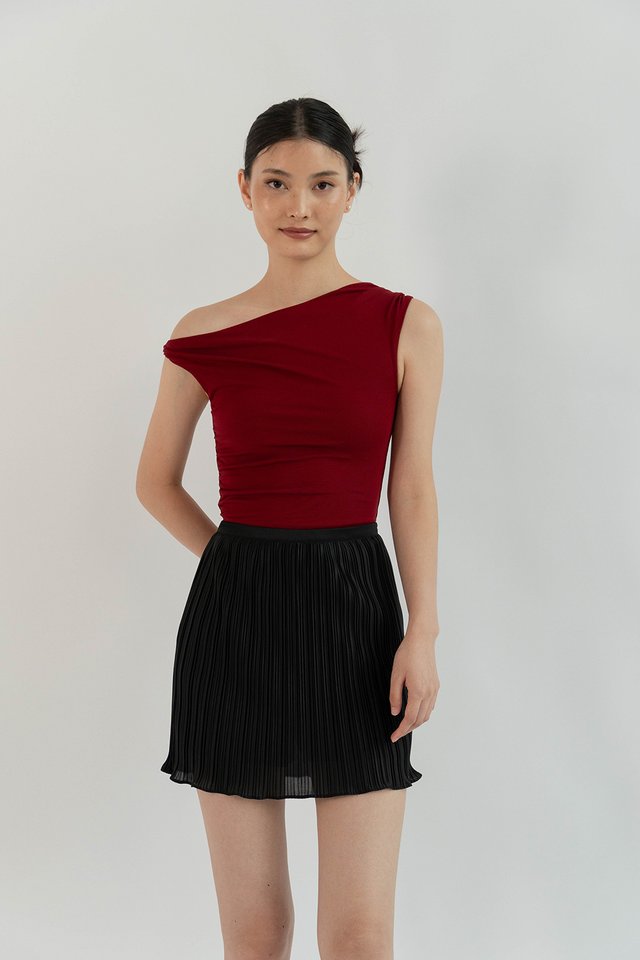EVE TWIST SHOULDER TOP DEEP RED