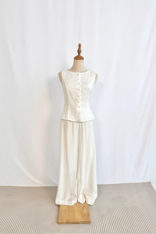 ARDENE SCALLOP TRIM VEST TOP WHITE