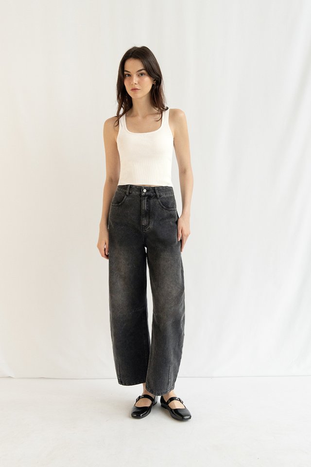 FINN BARREL DENIM JEANS (PETITE) WASHED BLACK