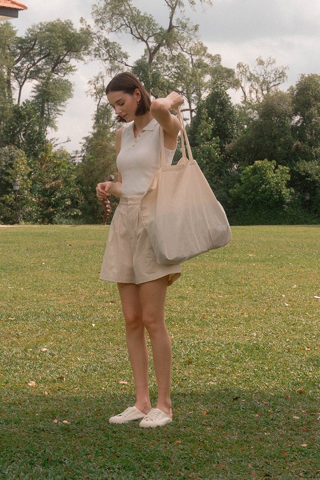 TAYLOR SLEEVELESS KNIT POLO TOP CREAM