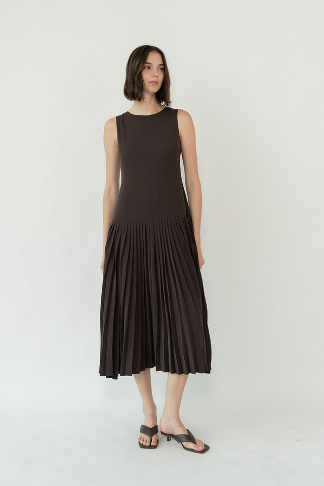 DROPPED-HEM PLEATED DRESS SHADOW