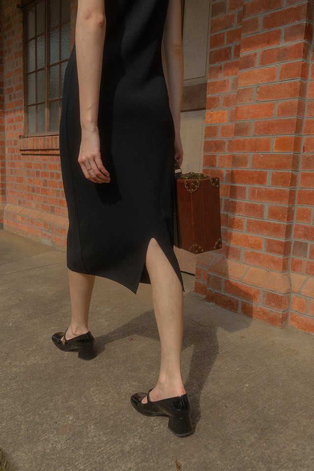 FUNNEL NECK KNIT DRESS BLACK