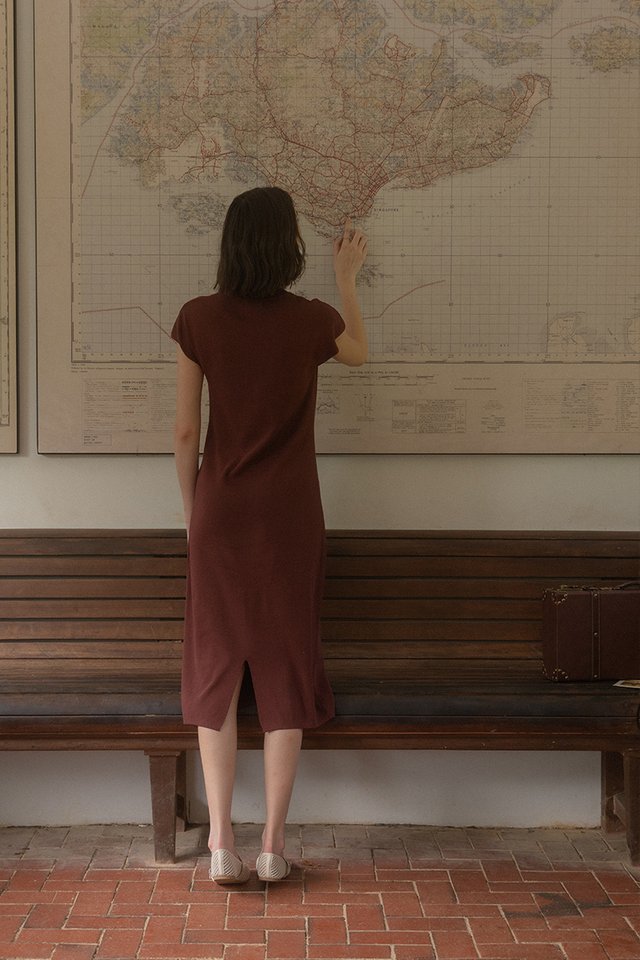 FUNNEL NECK KNIT DRESS ESPRESSO