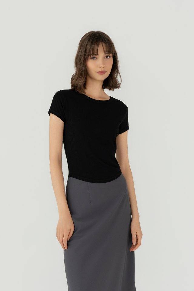 CURVED HEM TEE BLACK
