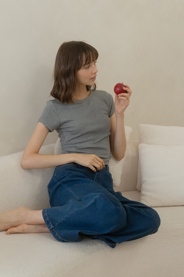 CURVED HEM TEE GREY