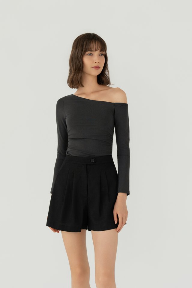 OFF SHOULDER LONG SLEEVED TOP TRUFFLE