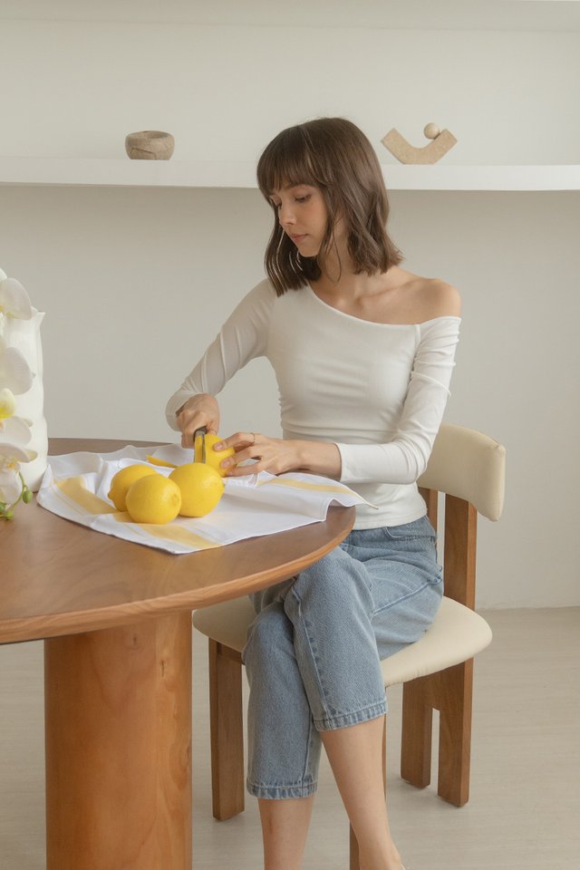 OFF SHOULDER LONG SLEEVED TOP WHITE