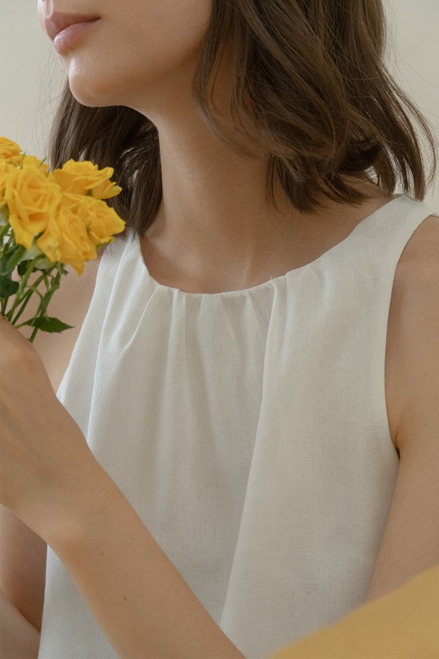 RUCHED LINEN TOP WHITE