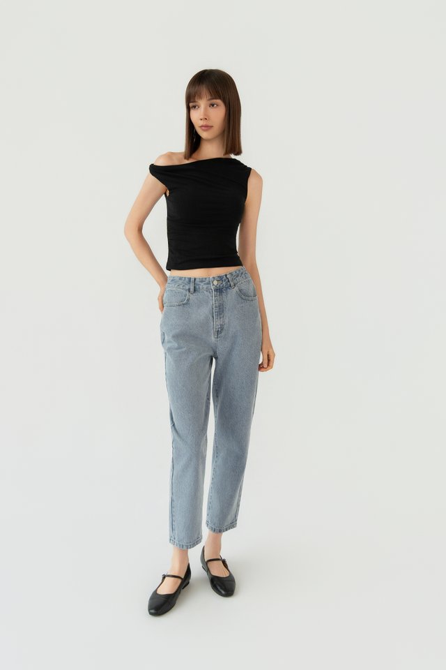 TAPERED LEG JEANS MIDWASH
