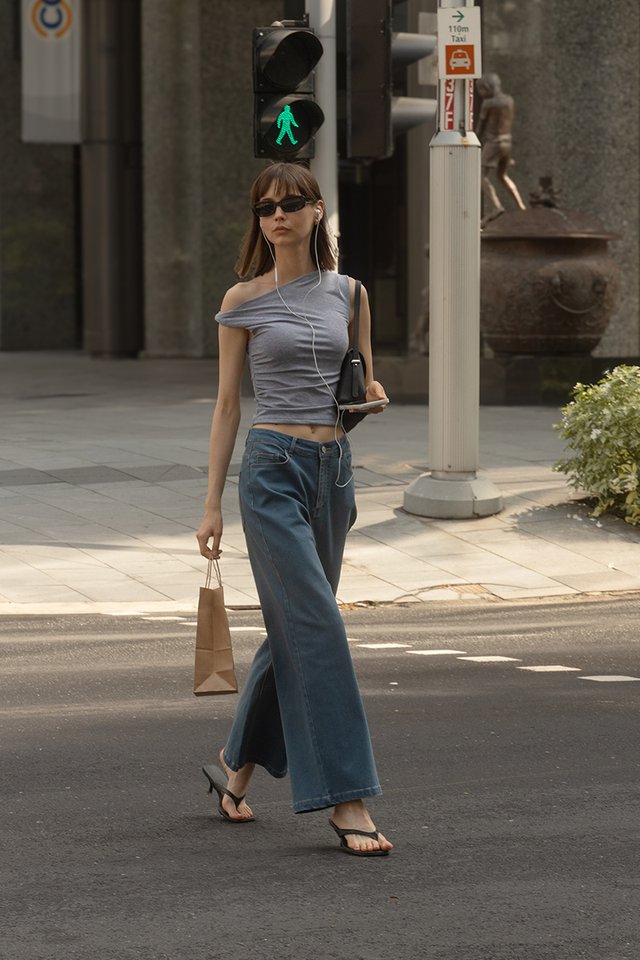 WIDE LEG DENIM JEANS MIDWASH