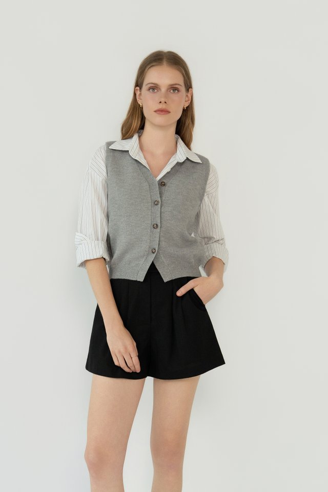 BUTTONFRONT KNIT VEST HEATHER