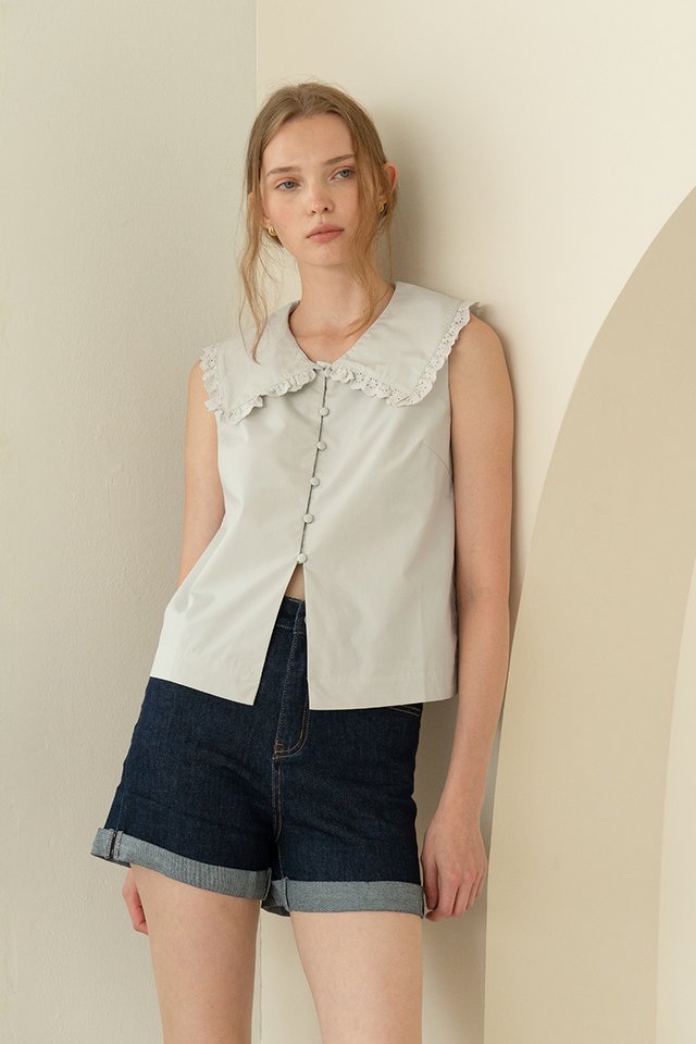 HANA PETERPAN COLLAR TOP DOVE