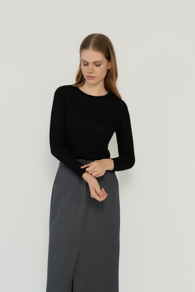 KNITTED LONG-SLEEVED TOP BLACK