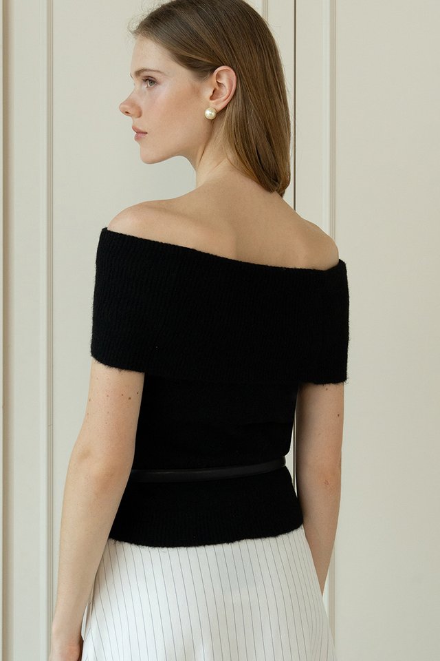 OFF SHOULDER WOOL TOP BLACK