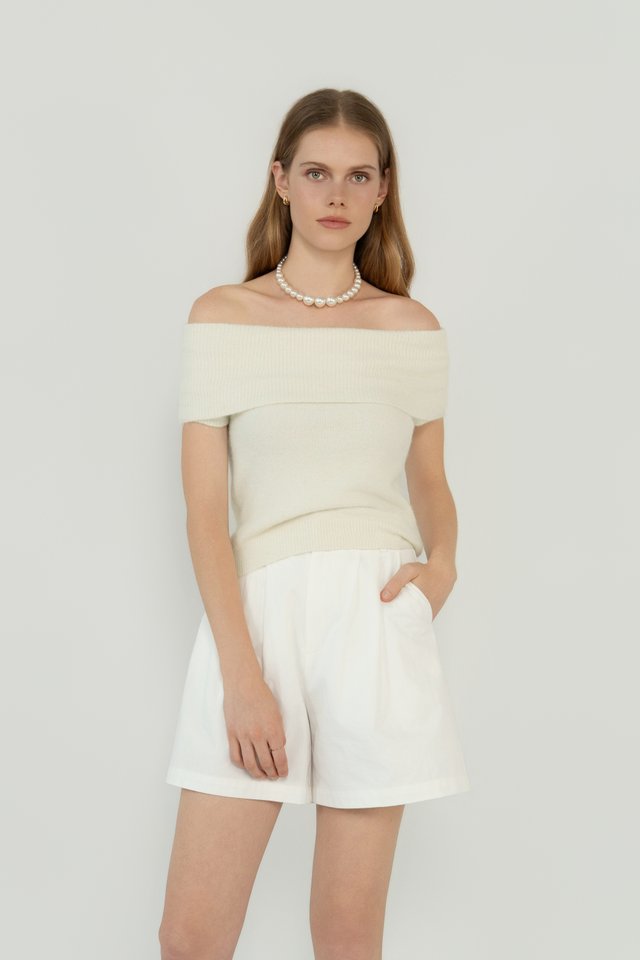 OFF SHOULDER WOOL TOP CREAM