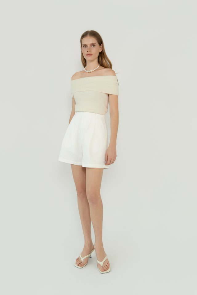OFF SHOULDER WOOL TOP CREAM