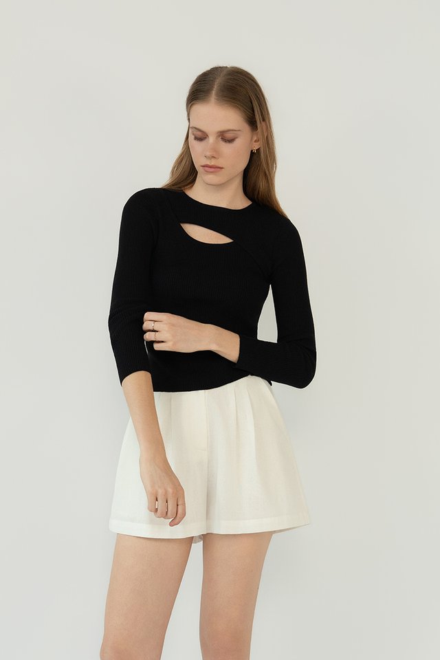 OVERLAP SLEEVED TOP BLACK