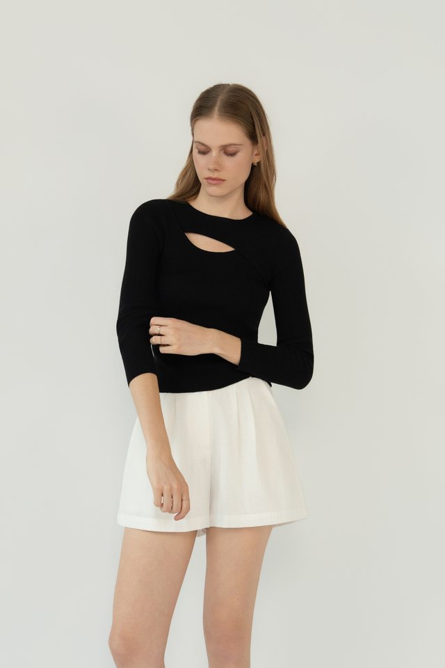 OVERLAP SLEEVED TOP BLACK