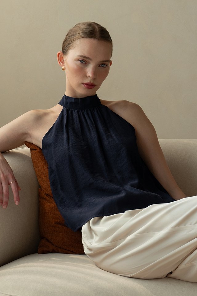 FLOWY SCARF TOP NAVY
