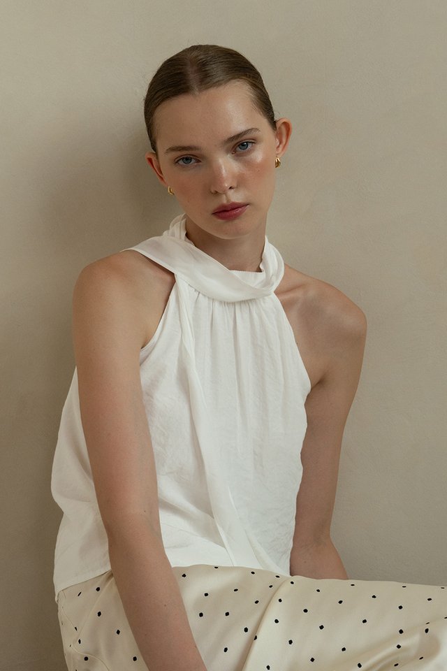 FLOWY SCARF TOP WHITE